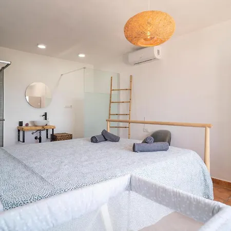 3 Bedroom Beautiful In Михас
